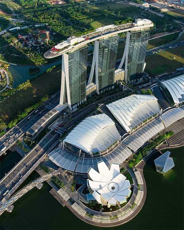 Đứng thứ 3 chính là 'du thuyền trên không' Marina Bay Sands