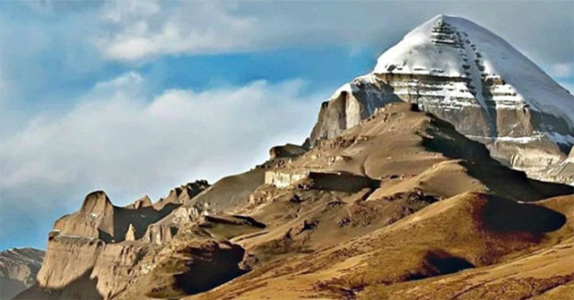 Khám Phá Bí Ẩn Núi Kailash: Thiên Đường Linh Thiêng Của Tây Tạng