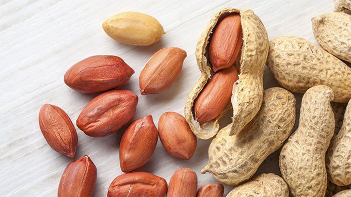 Người bị phù thũng không nên ăn lạc