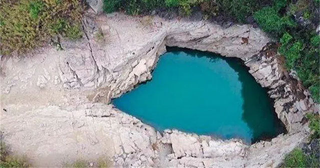 Khám Phá Hồ Ba Đinh: Bí Mật Kinh Hoàng Dưới Lòng Nước