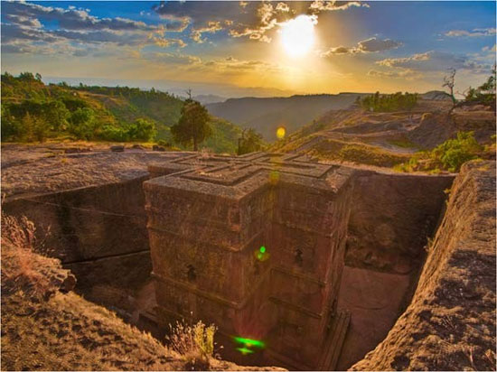 Nhà thờ đá Lalibela về hoàng hôn. Khám phá nhà thờ đá bí ẩn ở châu Phi