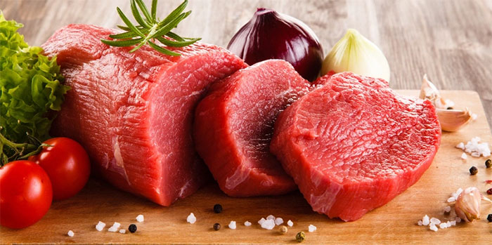 Thịt đỏ như thịt bò, thịt trâu, thịt cừu, thịt ngựa… giàu chất béo bão hòa